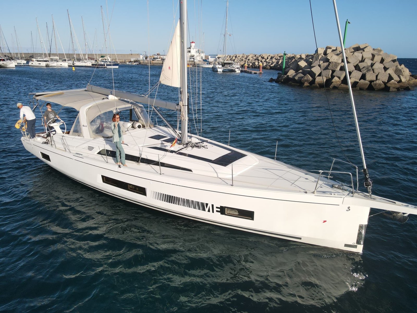 Sailboat Beneteau Oceanis 46.1
